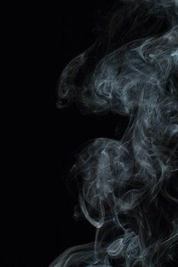 Siyah arkaplanda beyaz duman dokusu