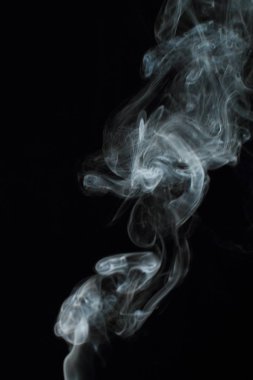Siyah arkaplanda beyaz duman dokusu