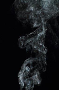 Siyah arkaplanda beyaz duman dokusu