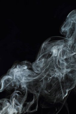 Siyah arkaplanda beyaz duman dokusu