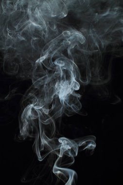 Siyah arkaplanda beyaz duman dokusu