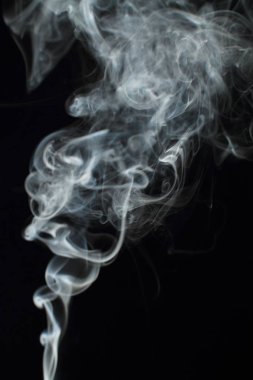 Siyah arkaplanda beyaz duman dokusu