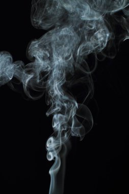 Siyah arkaplanda beyaz duman dokusu