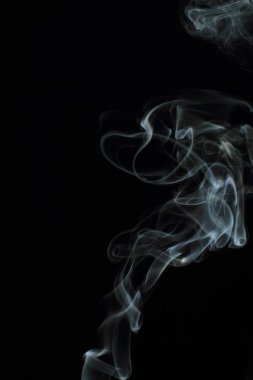 Siyah arkaplanda beyaz duman dokusu