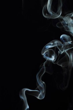 Siyah arkaplanda beyaz duman dokusu