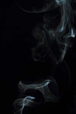 Siyah arkaplanda beyaz duman dokusu