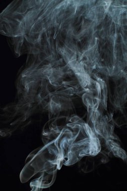 Siyah arkaplanda beyaz duman dokusu