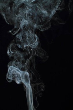 Siyah arkaplanda beyaz duman dokusu