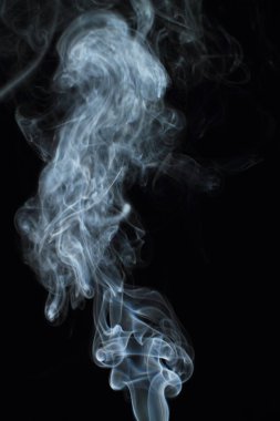 Siyah arkaplanda beyaz duman dokusu