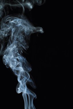 Siyah arkaplanda beyaz duman dokusu