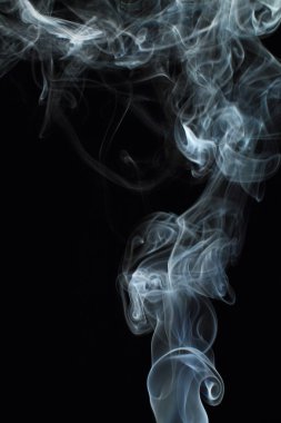 Siyah arkaplanda beyaz duman dokusu