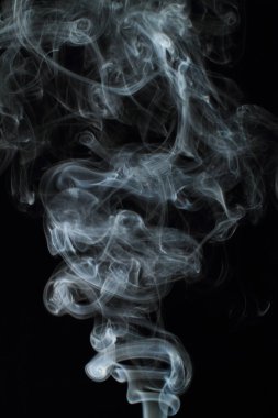 Siyah arkaplanda beyaz duman dokusu