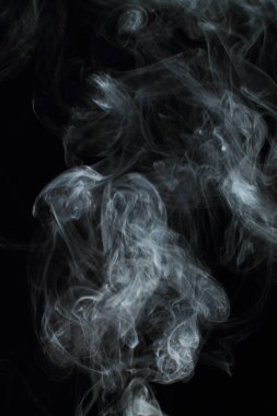 Siyah arkaplanda beyaz duman dokusu