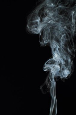 Siyah arkaplanda beyaz duman dokusu