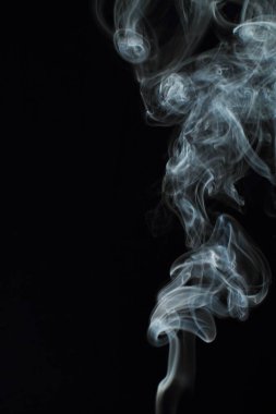 Siyah arkaplanda beyaz duman dokusu