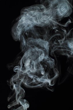 Siyah arkaplanda beyaz duman dokusu