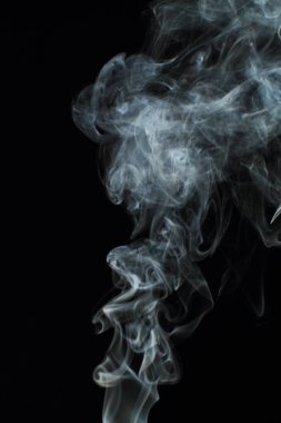 Siyah arkaplanda beyaz duman dokusu