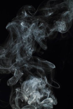 Siyah arkaplanda beyaz duman dokusu