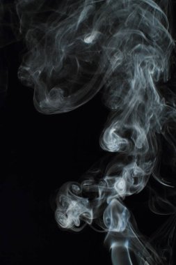 Siyah arkaplanda beyaz duman dokusu