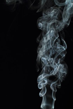 Siyah arkaplanda beyaz duman dokusu