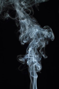 Siyah arkaplanda beyaz duman dokusu