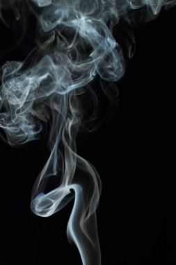 Siyah arkaplanda beyaz duman dokusu