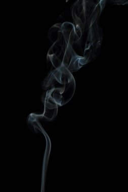 Siyah arkaplanda beyaz duman dokusu