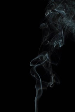 Siyah arkaplanda beyaz duman dokusu