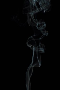 Siyah arkaplanda beyaz duman dokusu