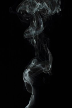Siyah arkaplanda beyaz duman dokusu