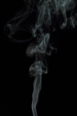 Siyah arkaplanda beyaz duman dokusu