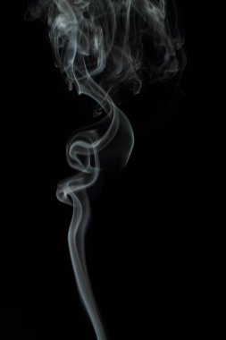 Siyah arkaplanda beyaz duman dokusu