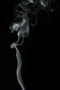 Siyah arkaplanda beyaz duman dokusu