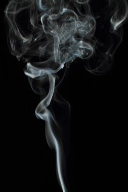 Siyah arkaplanda beyaz duman dokusu