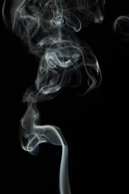 Siyah arkaplanda beyaz duman dokusu