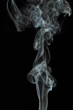 Siyah arkaplanda beyaz duman dokusu