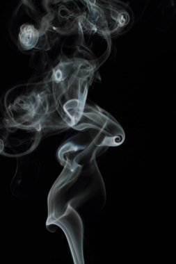 Siyah arkaplanda beyaz duman dokusu