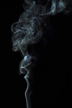 Siyah arkaplanda beyaz duman dokusu