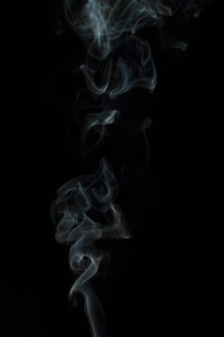 Siyah arkaplanda beyaz duman dokusu