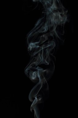 Siyah arkaplanda beyaz duman dokusu