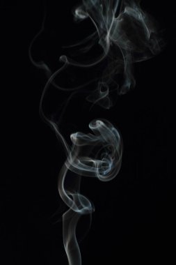 Siyah arkaplanda beyaz duman dokusu