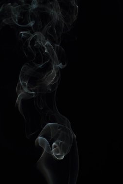 Siyah arkaplanda beyaz duman dokusu
