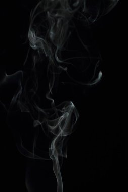 Siyah arkaplanda beyaz duman dokusu