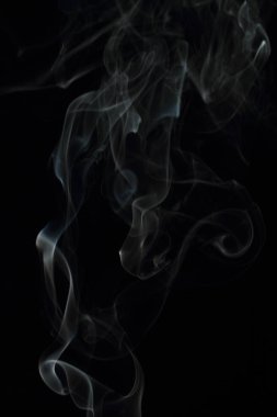 Siyah arkaplanda beyaz duman dokusu