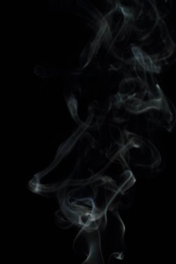 Siyah arkaplanda beyaz duman dokusu