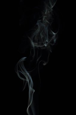 Siyah arkaplanda beyaz duman dokusu