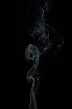 Siyah arkaplanda beyaz duman dokusu