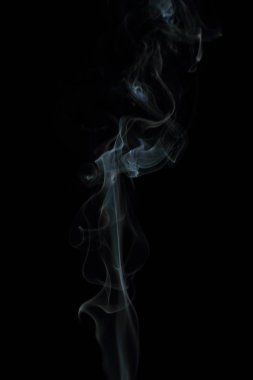 Siyah arkaplanda beyaz duman dokusu