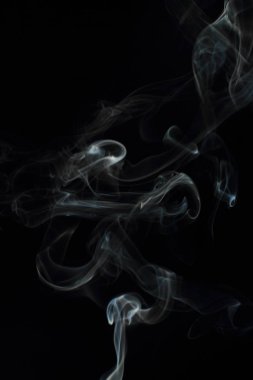 Siyah arkaplanda beyaz duman dokusu