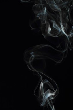 Siyah arkaplanda beyaz duman dokusu
